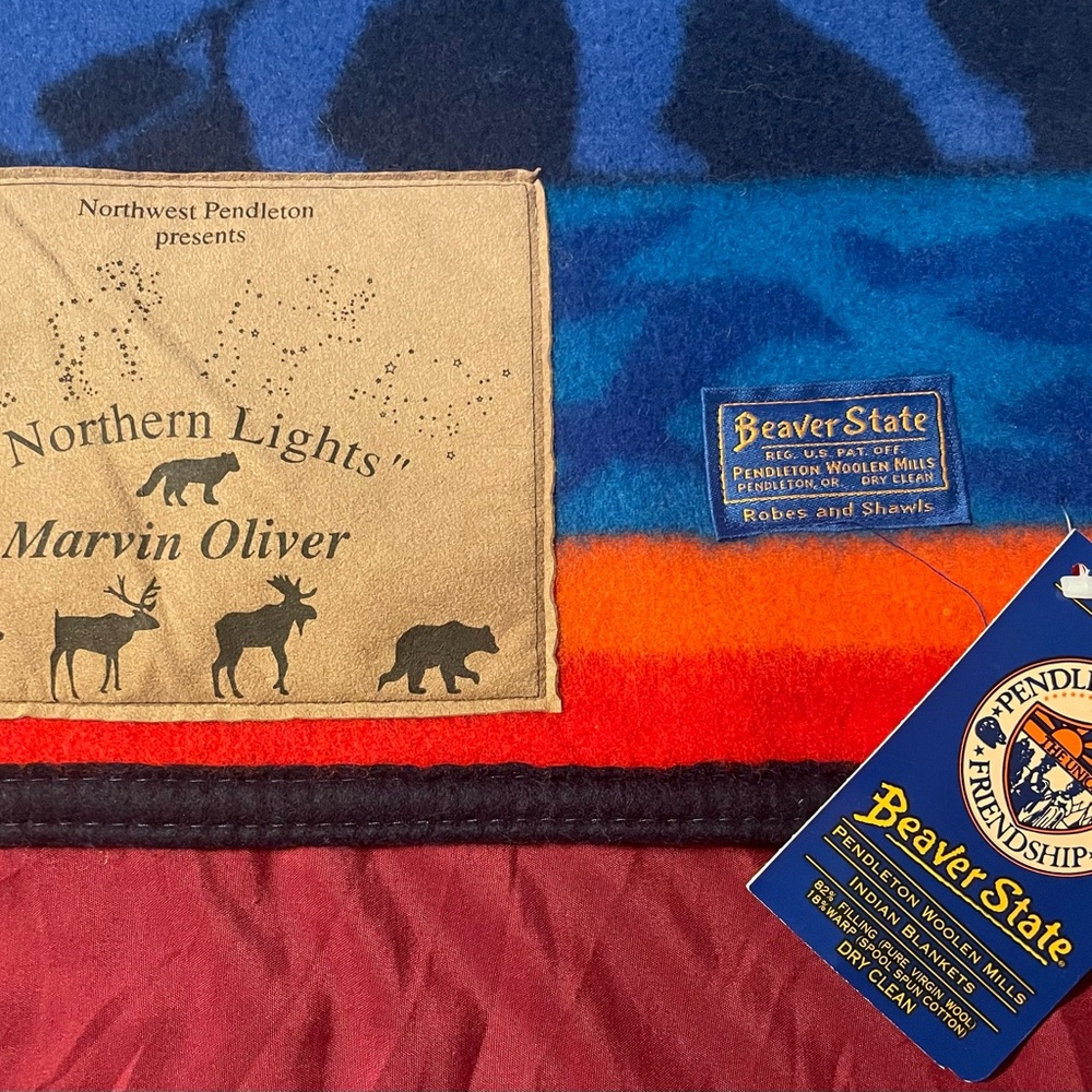 Retired Pendleton “Northern Lights” wool blanket by Marvin Oliver NWT